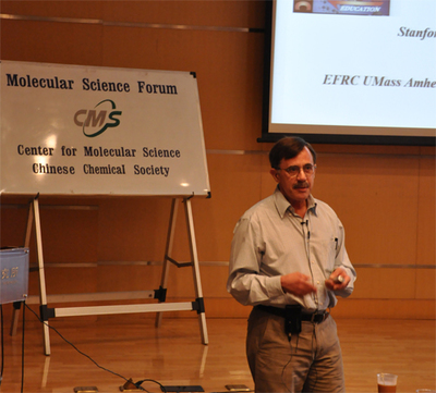 美国马萨诸塞大学阿默斯特分校Thomas Russell教授访问中科院化学所，共探高分子材料技术开发新前沿